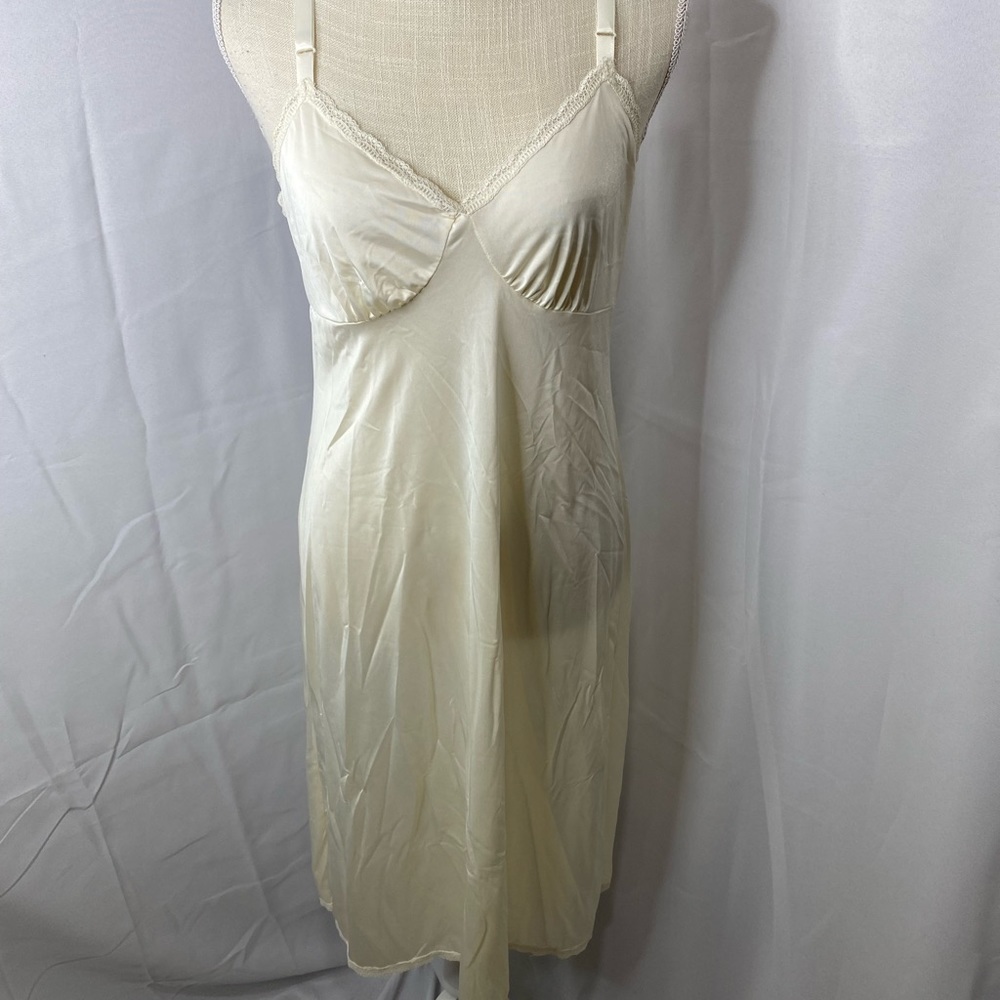Unmentionables vintage slip size 34